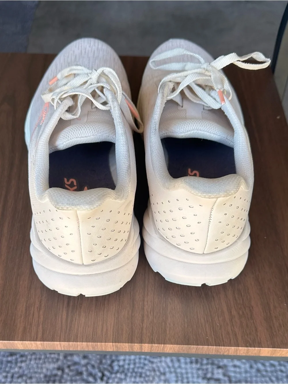 Brooks Running Shoes Women’s Light Peach Size 11